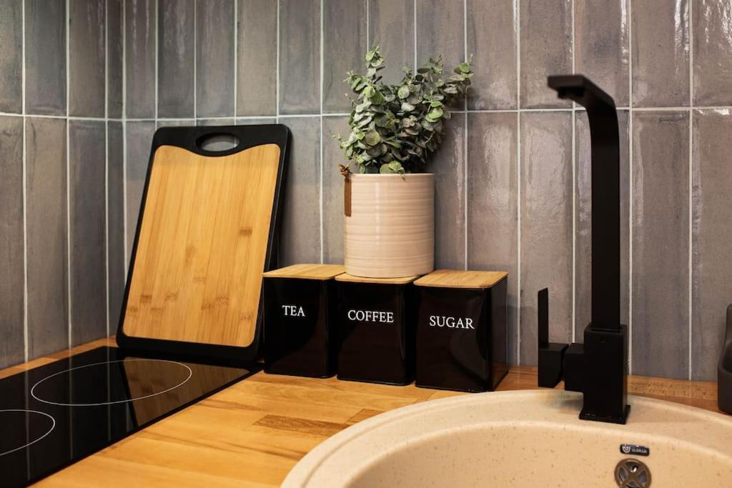 Blue Moon. Cozy Apartment Near Iulius Mall Cluj-Napoca Luaran gambar